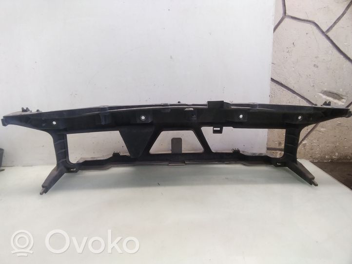 Renault Scenic II -  Grand scenic II Support de radiateur sur cadre face avant 8200140174