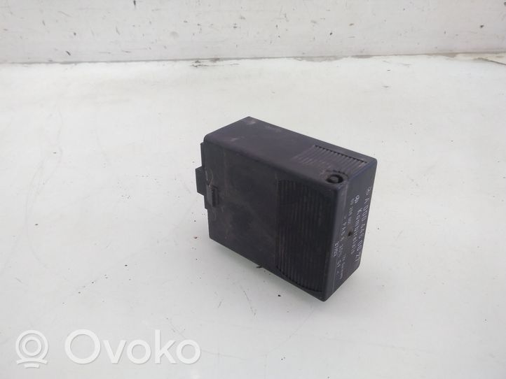 Mercedes-Benz Vito Viano W638 Module relais lève-vitre A0004460027