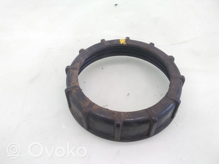 Nissan X-Trail T30 Bague de verrouillage pour réservoir de carburant 