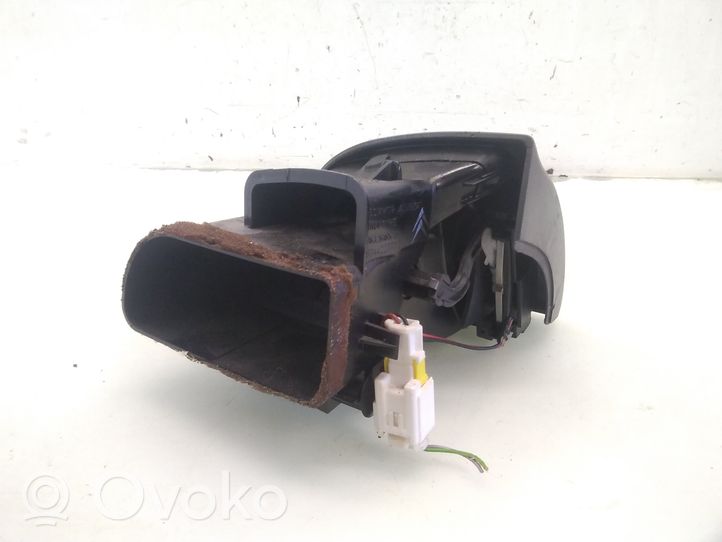 Citroen C5 Kojelaudan sivutuuletussuuttimen kehys 963261657A