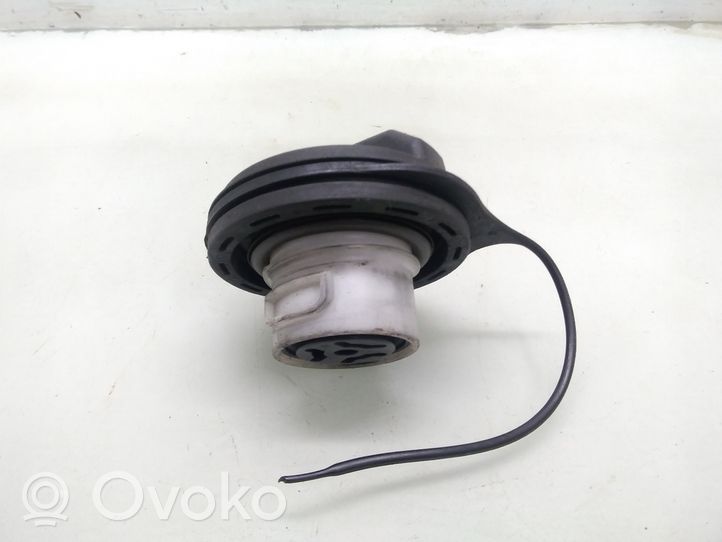 Land Rover Discovery 3 - LR3 Fuel tank filler cap 