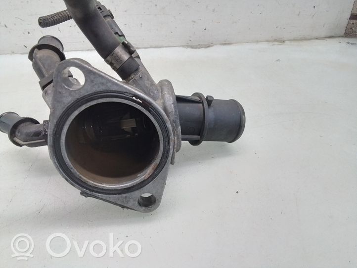 Opel Zafira B Boîtier de thermostat / thermostat 55203388