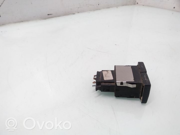 Volkswagen Golf III Air conditioning (A/C) switch 1H0959543