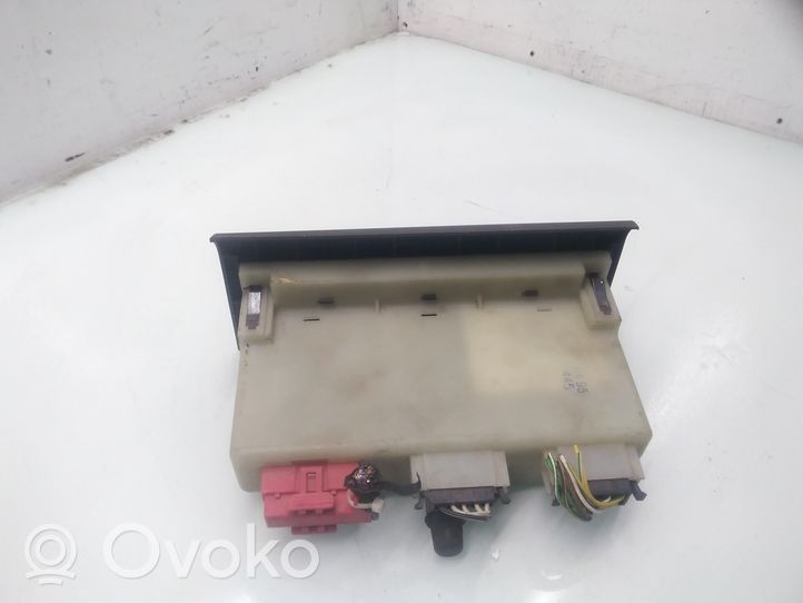 Volkswagen PASSAT B4 Panel klimatyzacji 9BG72496110