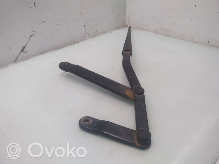 Nissan Almera Tino Front wiper blade arm 4453