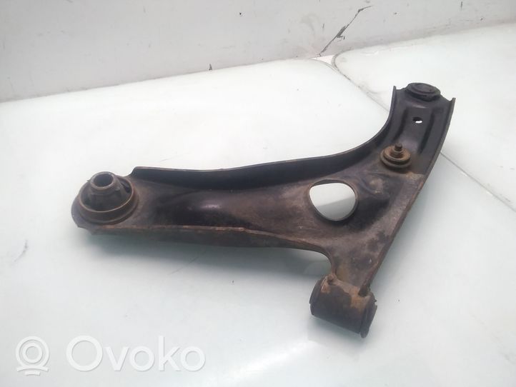 Peugeot 107 Front lower control arm/wishbone 