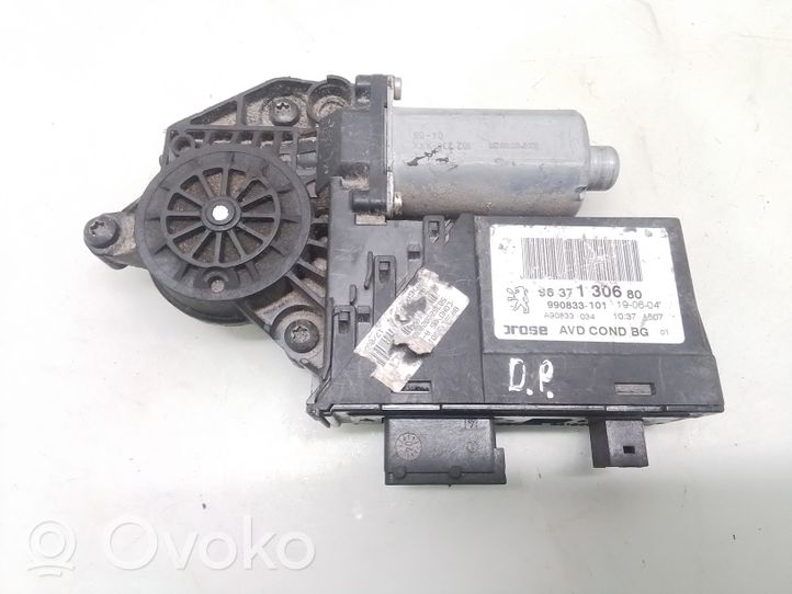 Peugeot 307 Moteur de lève-vitre de porte avant 9637130680