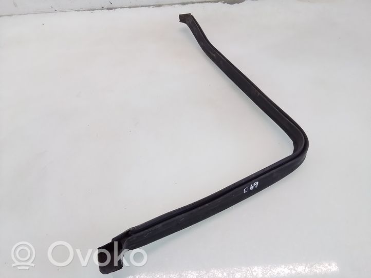 BMW 5 E39 Engine compartment rubber 