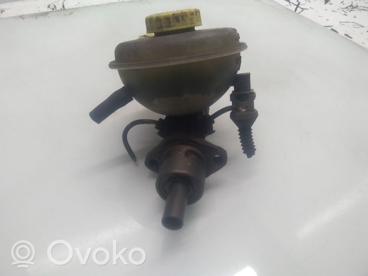 Audi 80 90 S2 B4 Główny cylinder hamulca 893611307A