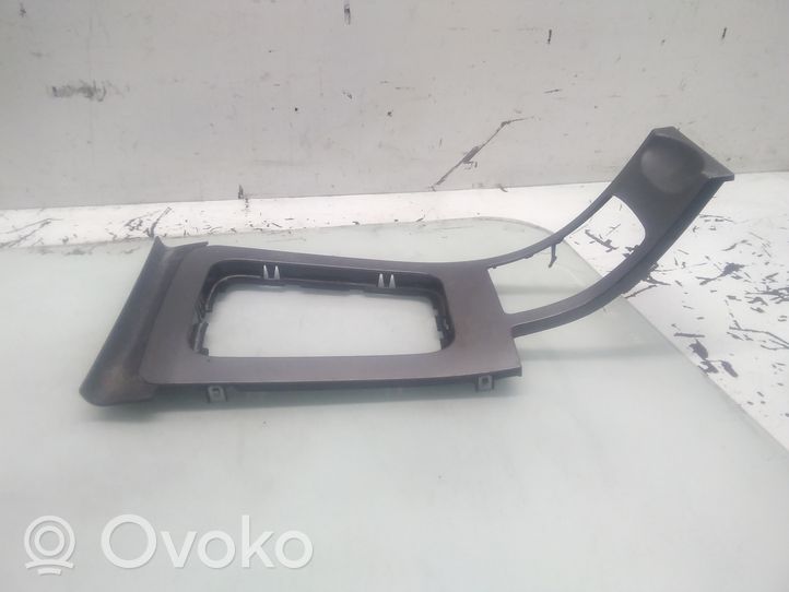 Peugeot 407 Rivestimento in plastica cornice della leva del cambio 9646824577