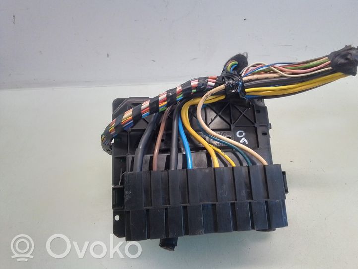 Peugeot 1007 Module de fusibles 9650618480