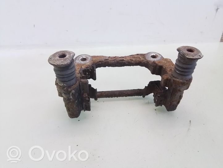 Toyota Avensis T250 Supporto della pinza del freno posteriore 