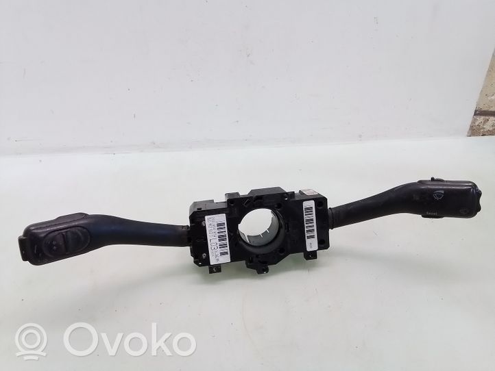 Seat Toledo II (1M) Leva/interruttore dell’indicatore di direzione e tergicristallo 8L0953513J