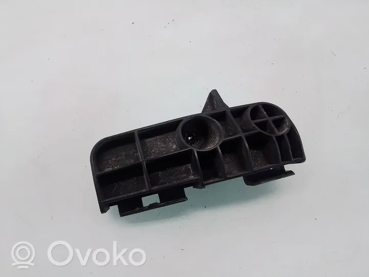 Toyota Auris 150 Takapuskurin kannake 5256202040