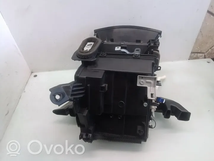 Toyota Auris 150 Salono oro mazgo komplektas 8705002A00