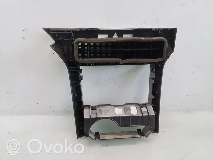 Opel Astra H Dash center air vent grill 331985437