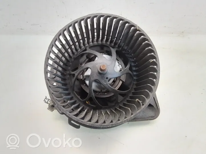 Volkswagen PASSAT B5.5 Heater fan/blower F664691L