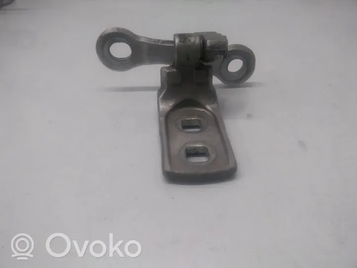 Opel Vectra C Front door upper hinge 