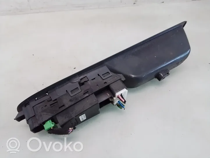 Volvo S40, V40 Electric window control switch 30889749