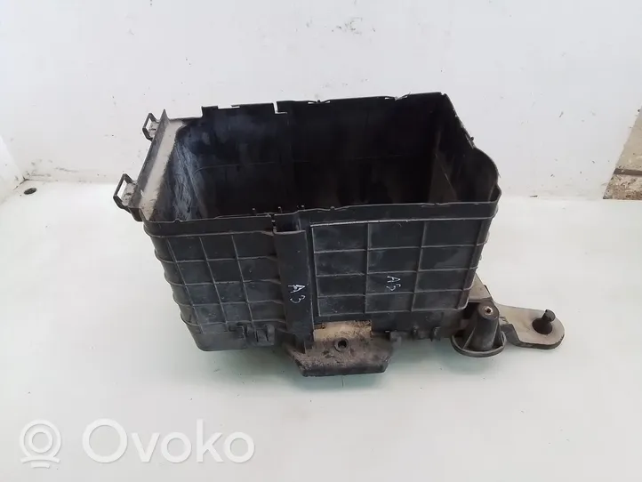 Audi A3 S3 8P Battery box tray 1K0915333B