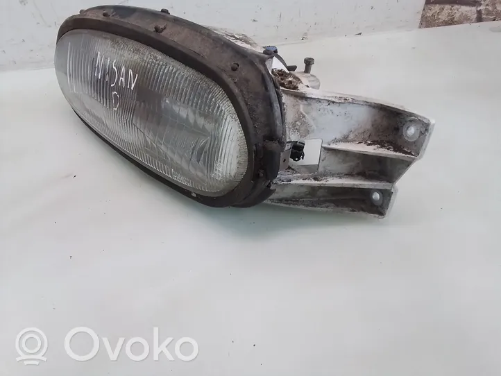 Nissan NX 100 Lampa przednia 