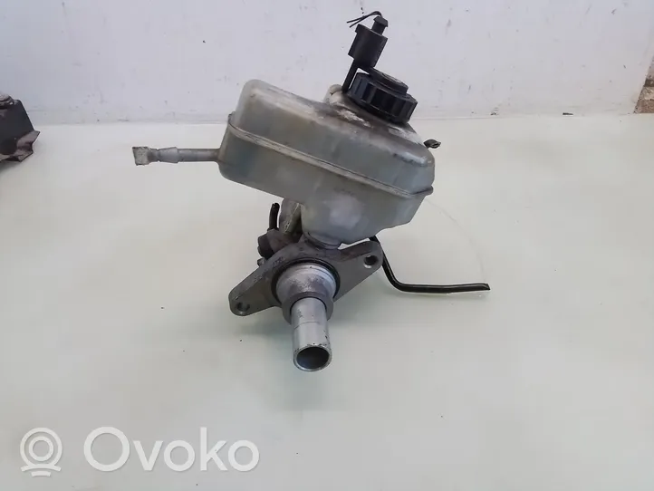 Volkswagen PASSAT B6 Master brake cylinder 