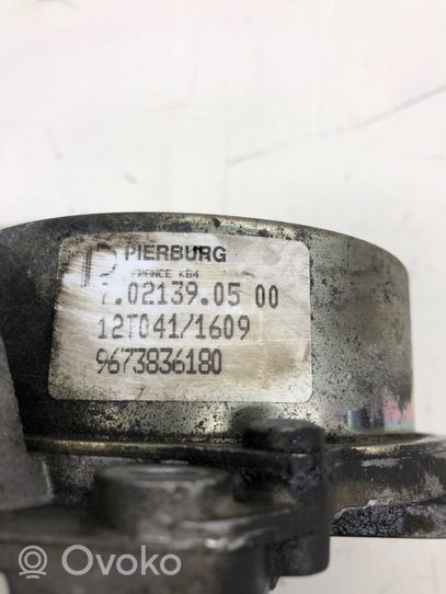 Ford Kuga I Pompe à vide 9673836180