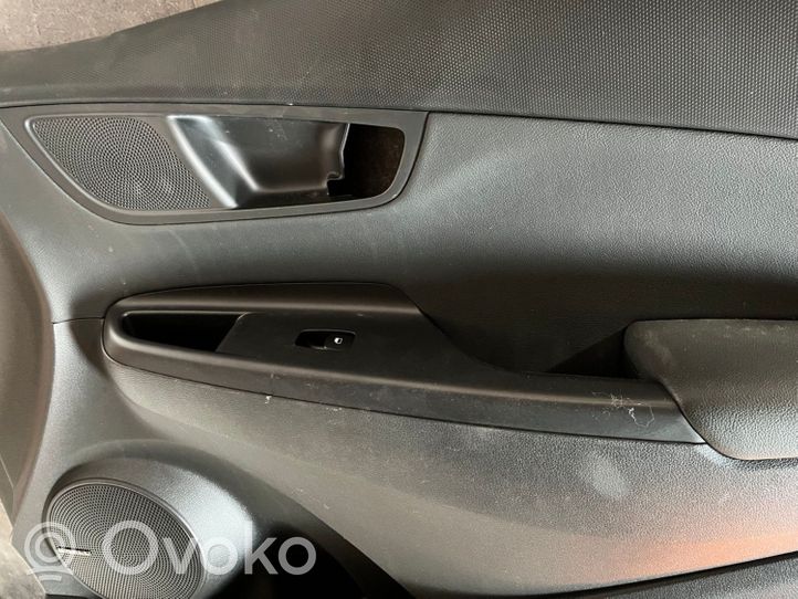 Hyundai Kona I Rivestimento del pannello della portiera anteriore 82344J9010