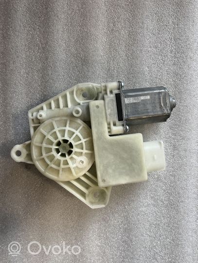 BMW 5 G30 G31 Motorino alzacristalli della portiera anteriore 7455081