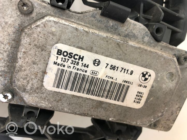 BMW 3 E90 E91 Elektryczny wentylator chłodnicy 75617119