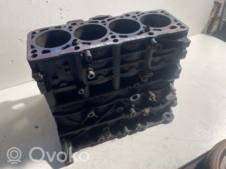 Volkswagen PASSAT B6 Engine block 03G021L