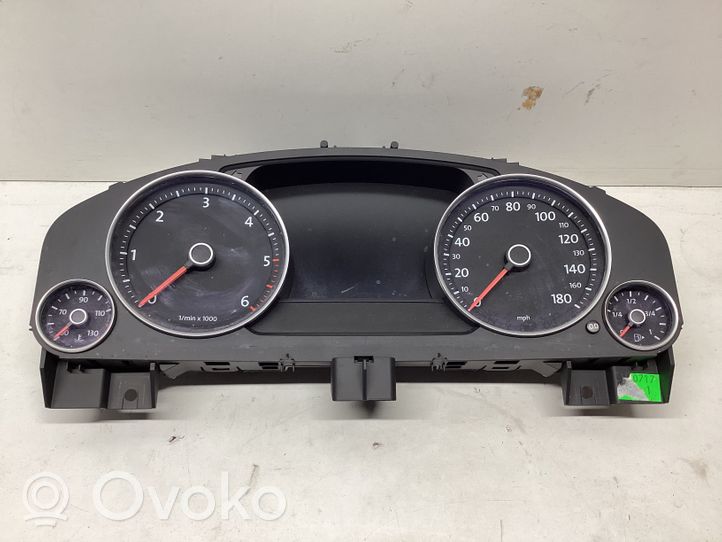 Volkswagen Touareg II Speedometer (instrument cluster) 7P6920983G
