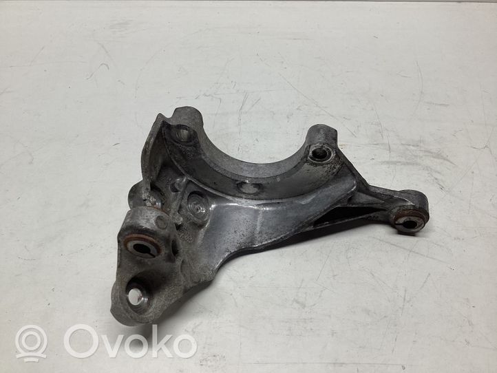 Volkswagen Touareg II Support de pompe de direction assistée 059145167AM