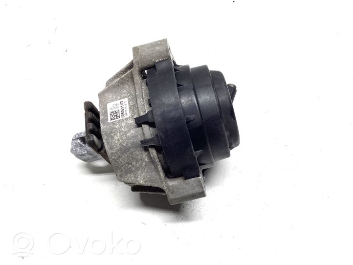 BMW 5 G30 G31 Variklio pagalvė 6860511