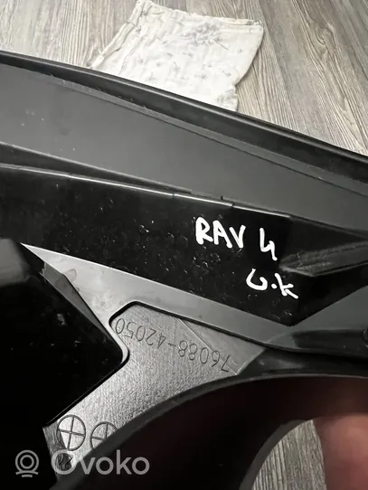 Toyota RAV 4 (XA50) Becquet de lunette arrière 7681642080