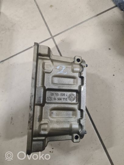 BMW 7 F01 F02 F03 F04 Altra parte della testata del cilindro 7605104