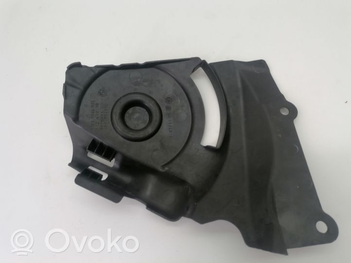 BMW 5 E60 E61 Kita variklio skyriaus detalė 51717046902