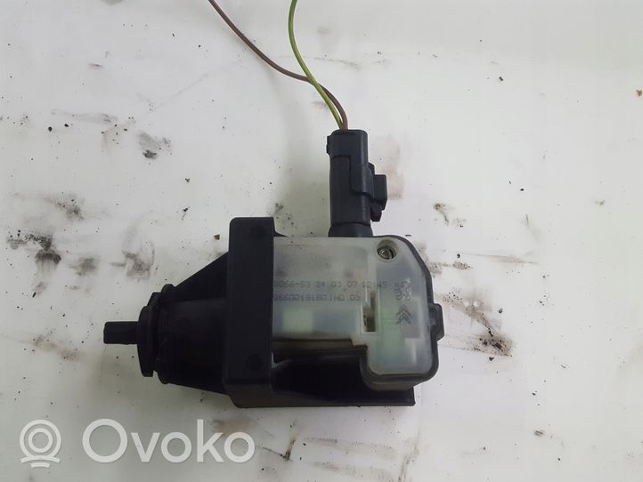 Citroen C4 I Picasso Verrouillage du bouchon du réservoir de carburant 9660013180