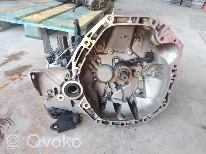 Nissan Note (E12) Manual 5 speed gearbox 320101284R