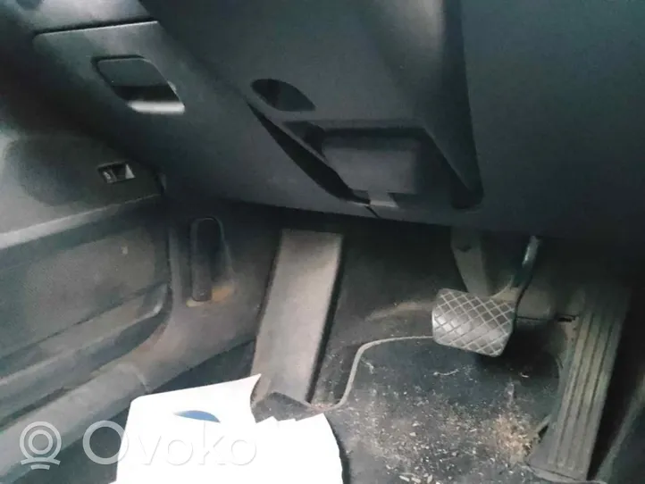 Volkswagen PASSAT Ramka / Moduł bezpieczników 