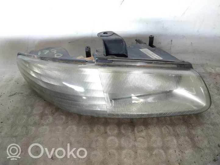 Chrysler Voyager Phare frontale 04897388AC