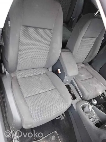 Volkswagen Golf VI Front passenger seat 