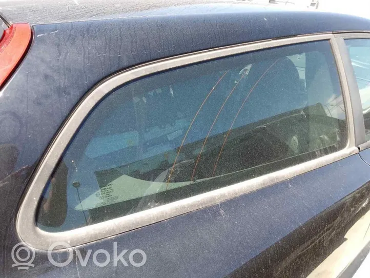 Volvo C30 Fenêtre latérale avant / vitre triangulaire 