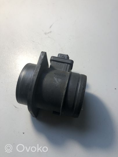 Volkswagen Multivan T5 Mass air flow meter F00C268017