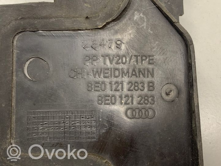 Audi A4 S4 B6 8E 8H Välijäähdyttimen ilmanohjauksen ilmakanava 8E0121283