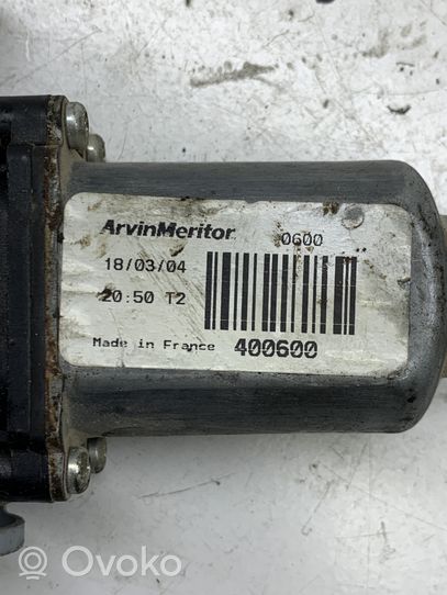 Nissan Primera Moteur de lève-vitre de porte arrière 400600