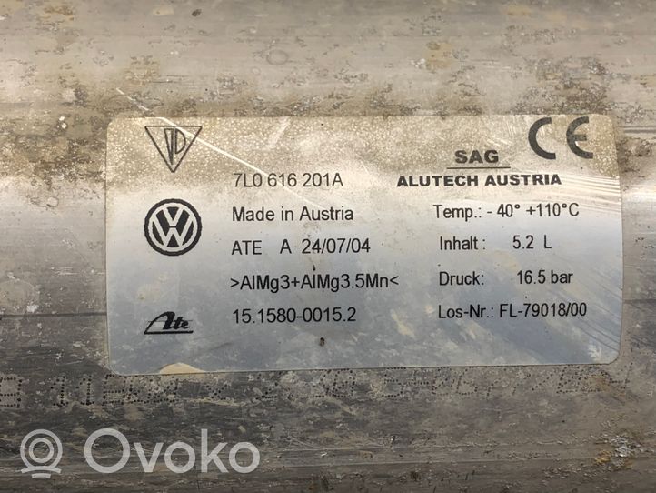 Volkswagen Touareg I Zbiornik powietrza tylnego zawieszenia pneumatycznego 7L0616201A