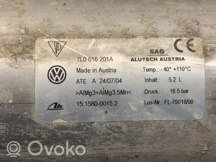 Volkswagen Touareg I Accumulateur de pression de réservoir suspension pneumatique 7L0616201A