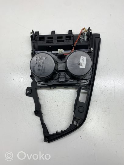 BMW 3 GT F34 Becherhalter Getränkehalter Cupholder vorne 82197007