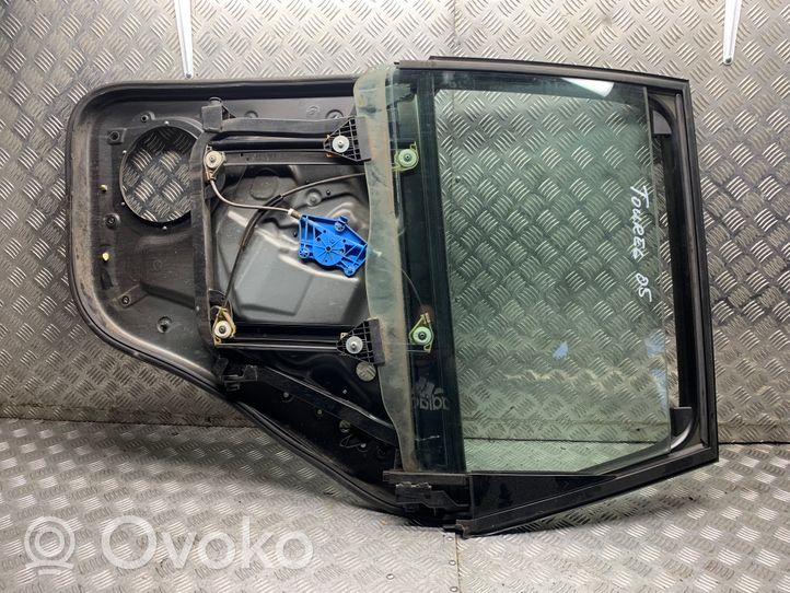 Volkswagen Touareg I Takaoven ikkunan nostin moottorilla 7L6839729B
